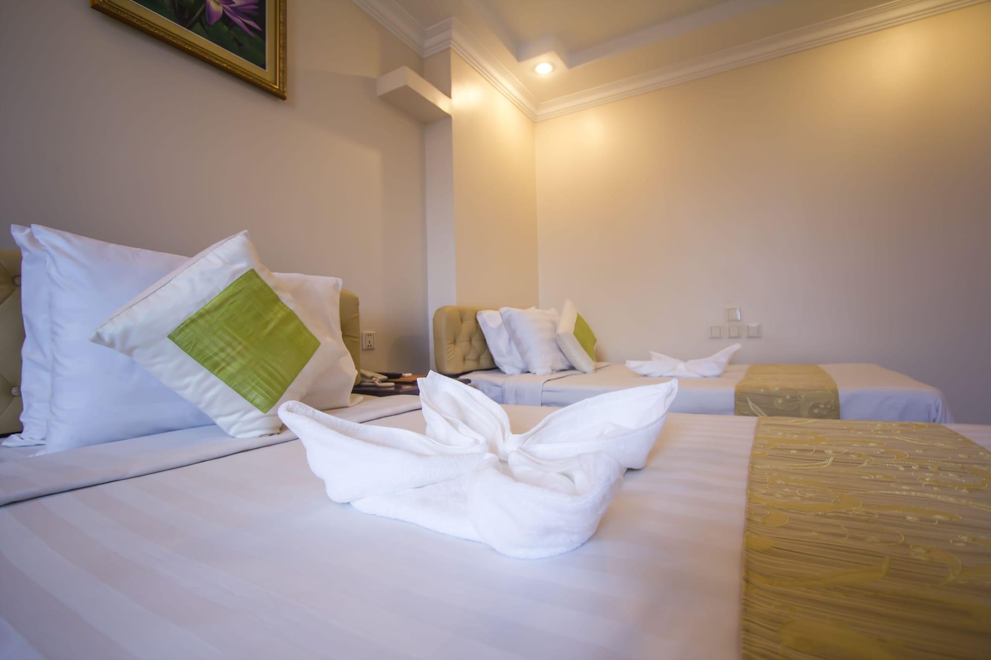 Good Luck Day Hotel & Apartment Phnom Penh Exteriör bild