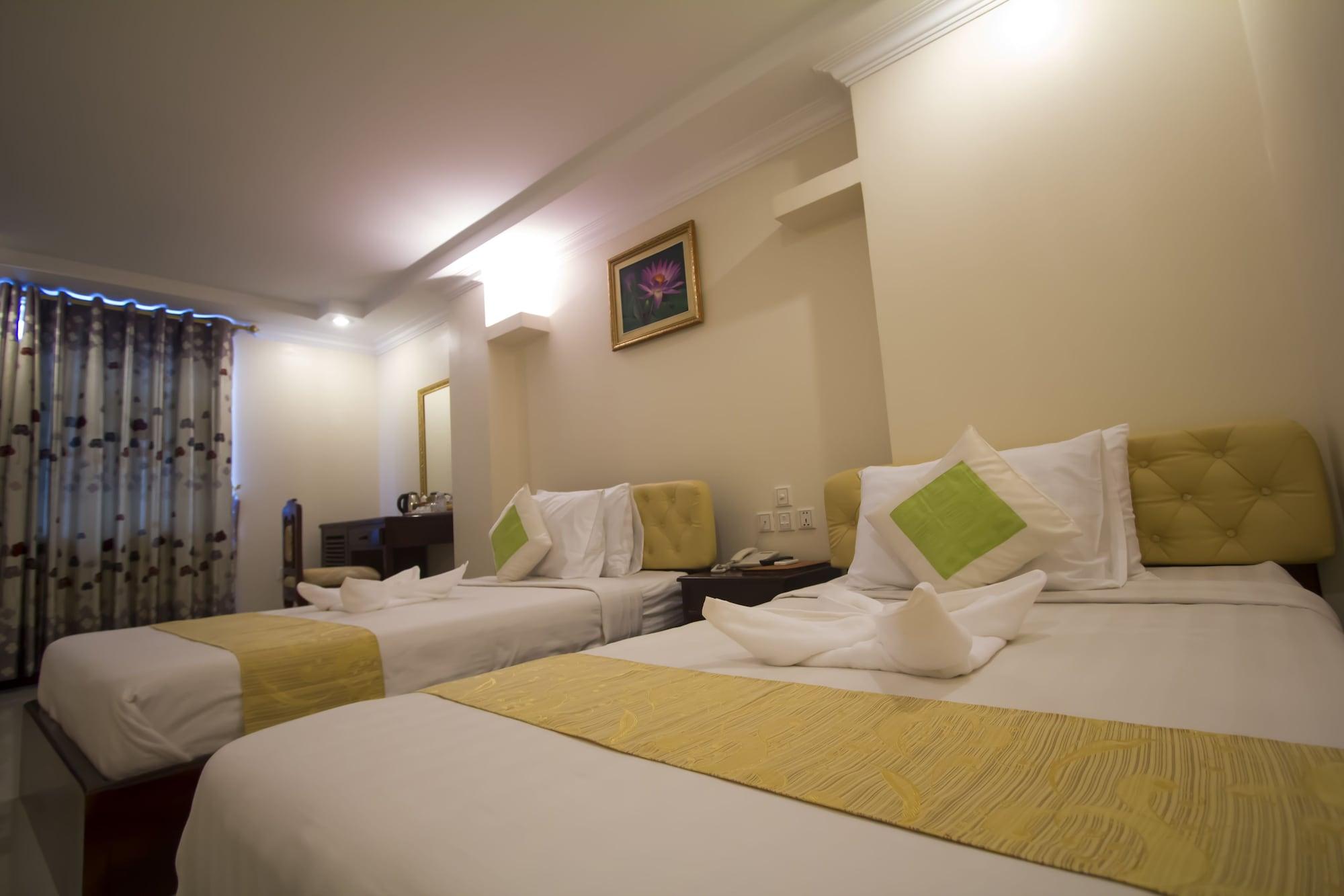 Good Luck Day Hotel & Apartment Phnom Penh Exteriör bild