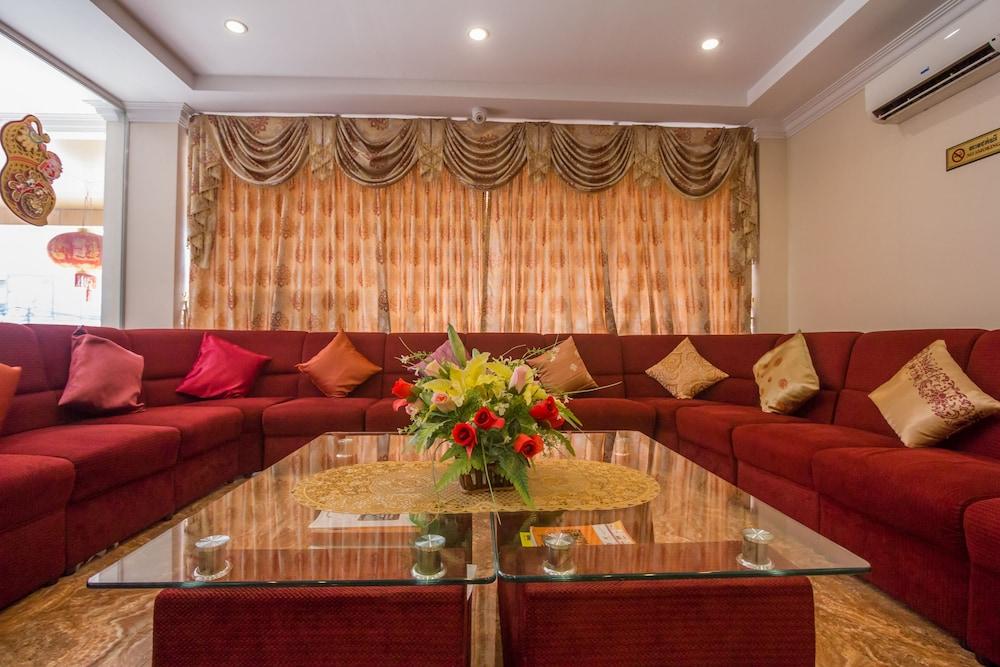 Good Luck Day Hotel & Apartment Phnom Penh Exteriör bild