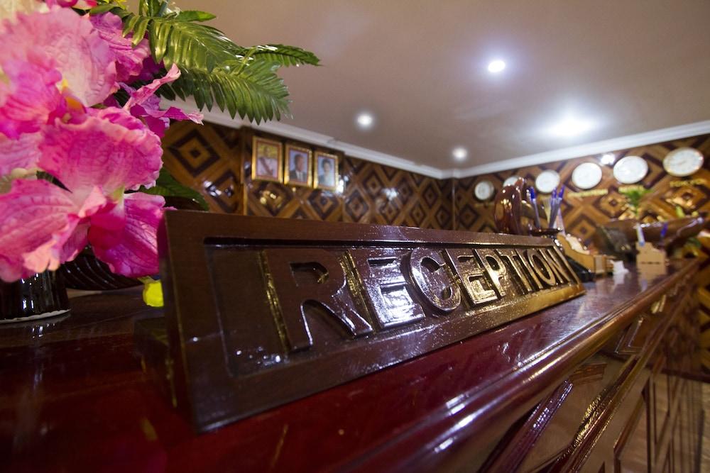 Good Luck Day Hotel & Apartment Phnom Penh Exteriör bild
