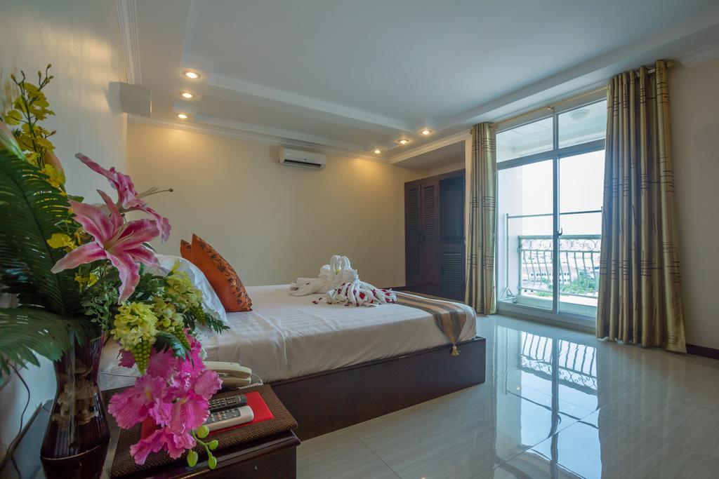Good Luck Day Hotel & Apartment Phnom Penh Exteriör bild