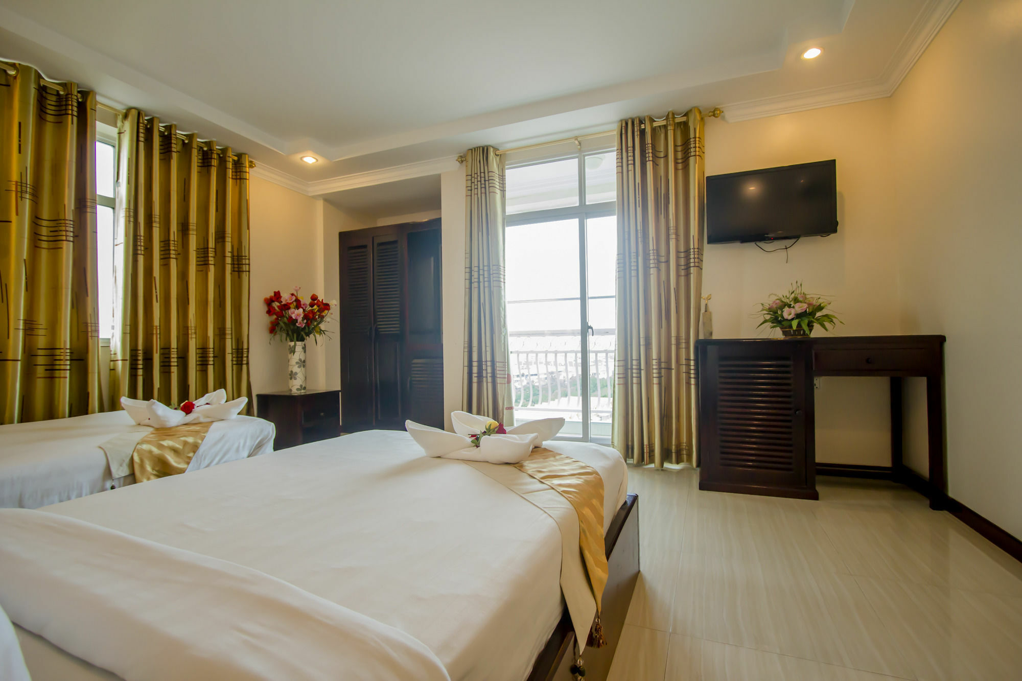 Good Luck Day Hotel & Apartment Phnom Penh Exteriör bild