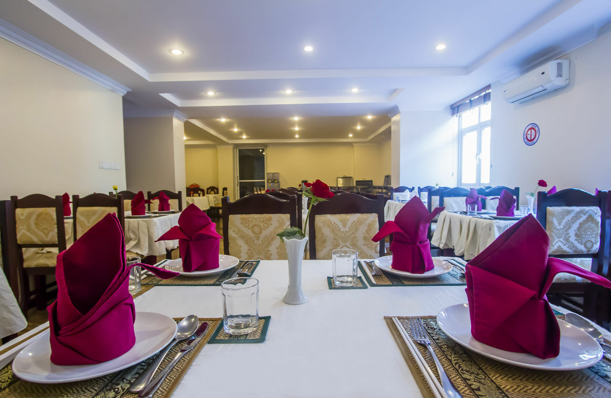 Good Luck Day Hotel & Apartment Phnom Penh Exteriör bild